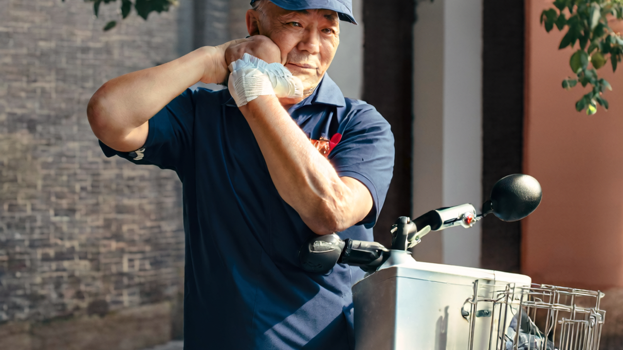 2026年最高法典型案例：外卖骑手工伤谁担责？北京璟致律师解读劳动关系认定与赔偿